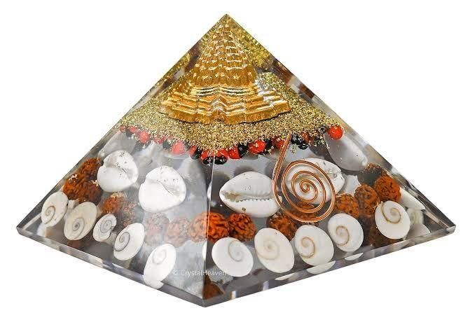 Diwali Blessings – Shree Yantra Crystal Pyramid with Gomati Chakra for Wealth & Luck
